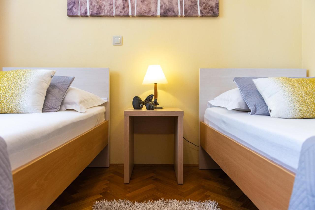 Apartma Lucija *