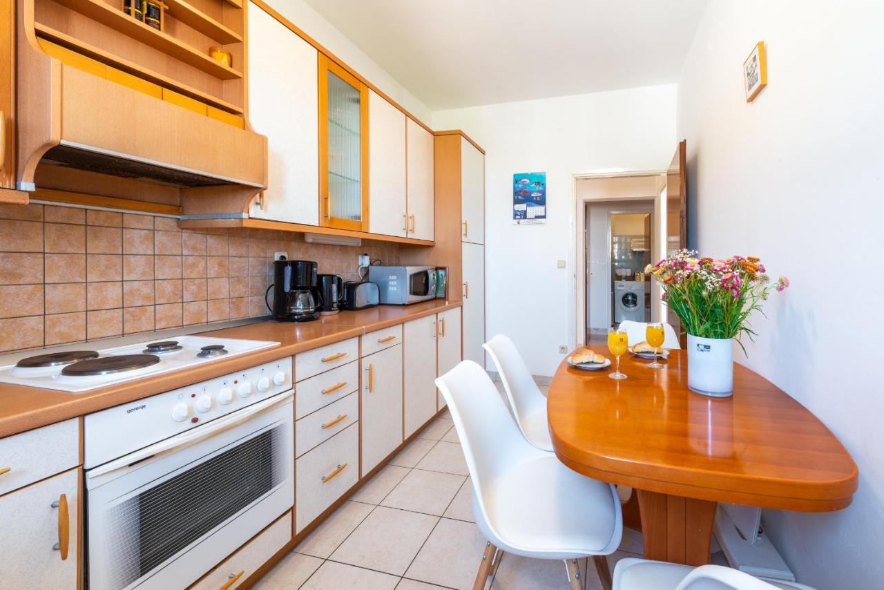 Apartma Lucija *